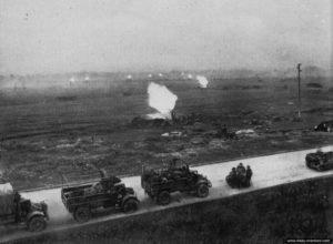25 juillet 1944 : des canons de 140 mm Mark 3 canadiens ouvrent le feu en appui de l’opération Spring. Photo : IWM