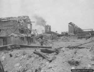 Les ruines de l’usine métallurgique dans les faubourgs de Colombelles. Photo : IWM