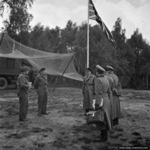 Des émissaires allemands au quartier général mobile de Montgomery. Photo : IWM