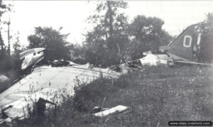 L’épave d’un avion américain C-47 crashé dans le secteur de Picauville. Photo : US National Archives