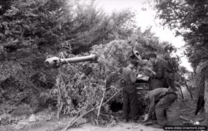 14 juin 1944 : un char panzer IV du 2ème escadron du Schwere SS Panzer Abteilung 101 au sud de la route de Caen à Villers-Bocage. Photo : Bundesarchiv