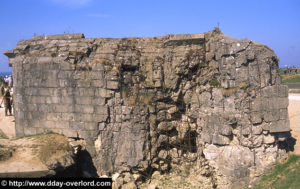 Dégâts causés par les bombardements alliés sur la casemate modèle 694 de la Pointe du Hoc, encore en construction le Jour-J. Photo : D-Day Overlord