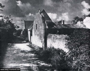 Photo de 1945 de la ferme au sud de la Pointe du Hoc atteinte par les Rangers le 6 juin à 08h00. Photo : US National Archives