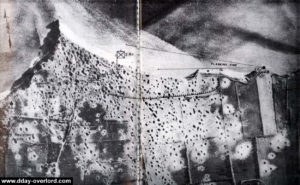 Vue aérienne de la zone de débarquement à la Pointe du Hoc et des positions allemandes. Photo : US National Archives
