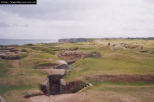 Vue général du site de la Pointe du Hoc en direction de l'est (2003). Photo : D-Day Overlord