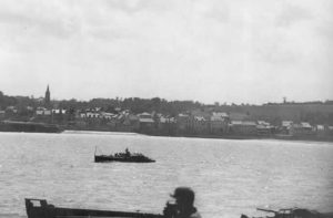 Arromanches-les-Bains après sa libération par les troupes anglaises. Photo IWM