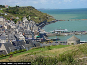 Vue de Port-en-Bessin sur les hauteurs à l'est de la commune. Photo : D-Day Overlord