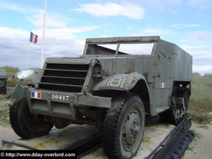 Half-track M3 de la 2e DB française à Saint-Martin-de-Varreville à Utah Beach. Photo : D-Day Overlord