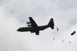 Parachutage à La Fière - Commémorations 2012 - 68ème anniversaire du débarquement de Normandie. Photo : D-Day Overlord