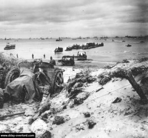 Un canon anti-char 47 mm (f) sur la position du W5 à Utah Beach. Photo : US National Archives