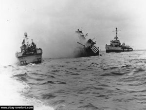 Le 7 juin 1944, l'USS Tide heurte une mine sous-marine devant Utah et coule. Photo : US National Archives