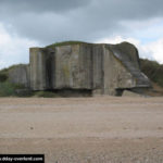 Vestiges des positions défensives allemandes des Dunes-de-Varreville à Utah Beach. Casemate H667 pour canon de 88 mm (8,8 cm Pak 43/41). Photo : D-Day Overlord