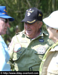 Reed Pelfrey, des Pathfinders du 502nd Parachute Infantry Regiment, 101st Airborne Division à Amfreville - Commémorations 2009 - 65ème anniversaire du débarquement de Normandie. Photo : D-Day Overlord