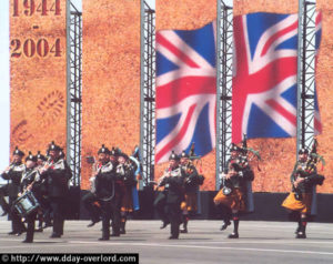 Cérémonie internationale d'Arromanches-les-Bains - Commémorations 2004 - 60ème anniversaire du débarquement de Normandie. Photo : D-Day Overlord