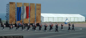 Cérémonie internationale d'Arromanches-les-Bains - Commémorations 2004 - 60ème anniversaire du débarquement de Normandie. Photo : D-Day Overlord
