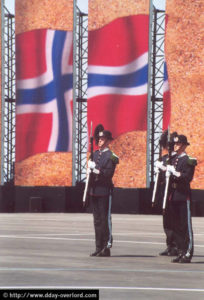 Cérémonie internationale d'Arromanches-les-Bains - Commémorations 2004 - 60ème anniversaire du débarquement de Normandie. Photo : D-Day Overlord