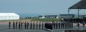 Cérémonie internationale d'Arromanches-les-Bains - Commémorations 2004 - 60ème anniversaire du débarquement de Normandie. Photo : D-Day Overlord