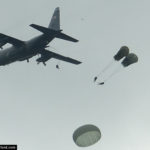 Parachutage à La Fière - Commémorations 2004 - Photos du 60ème anniversaire du débarquement et de la bataille de Normandie. Photo : D-Day Overlord