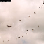 Parachutage à La Fière - Commémorations 2004 - Photos du 60ème anniversaire du débarquement et de la bataille de Normandie. Photo : D-Day Overlord