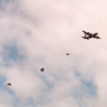 Parachutage à La Fière - Commémorations 2004 - Photos du 60ème anniversaire du débarquement et de la bataille de Normandie. Photo : D-Day Overlord