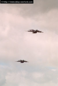 Parachutage à La Fière - Commémorations 2004 - Photos du 60ème anniversaire du débarquement et de la bataille de Normandie. Photo : D-Day Overlord