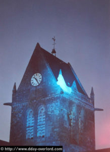 Sainte-Mère-Eglise - Commémorations 2004 - 60ème anniversaire du débarquement et de la bataille de Normandie. Photo : D-Day Overlord