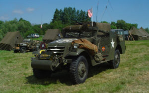 Véhicules militaires de collection - Commémorations 2004 - 60ème anniversaire du débarquement de Normandie. Photo : D-Day Overlord