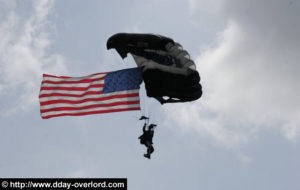 Parachutages à La Fière - Commémorations 2008 - 64ème anniversaire du Débarquement de Normandie. Photo : D-Day Overlord