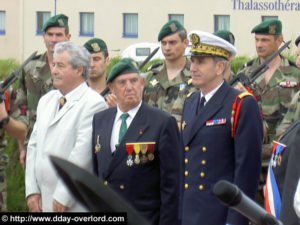 Le vétéran Léon Gautier à Ouistreham - Commémorations 2007 - 63ème anniversaire du débarquement de Normandie. Photo : D-Day Overlord