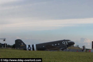 Inauguration du C-47 Dakota "SNAFU Special" - Batterie de Merville - 64ème anniversaire du Débarquement de Normandie. Photo : D-Day Overlord