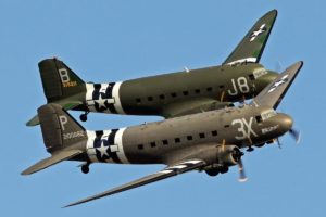 Rassemblement d'avions Douglas C-47 en Normandie à l'occasion du 75e anniversaire du débarquement en 2019. Photo : Daks over Normandy