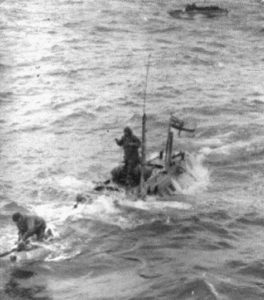 Opération Gambit : la traversée de la Manche par deux sous-marins miniatures de la Royal Navy du 4 au 6 juin 1944. Photo : IWM