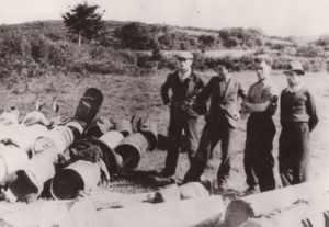 A Saint-Marcel en Bretagne, les résistants français rassemblent des containers d'équipements parachutés par les Alliés. Photo : DR