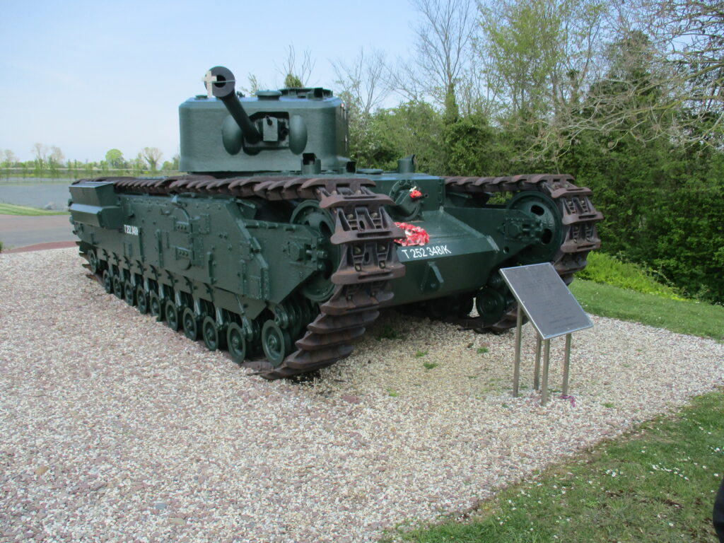 Char Churchill, mémorial de la colline 112