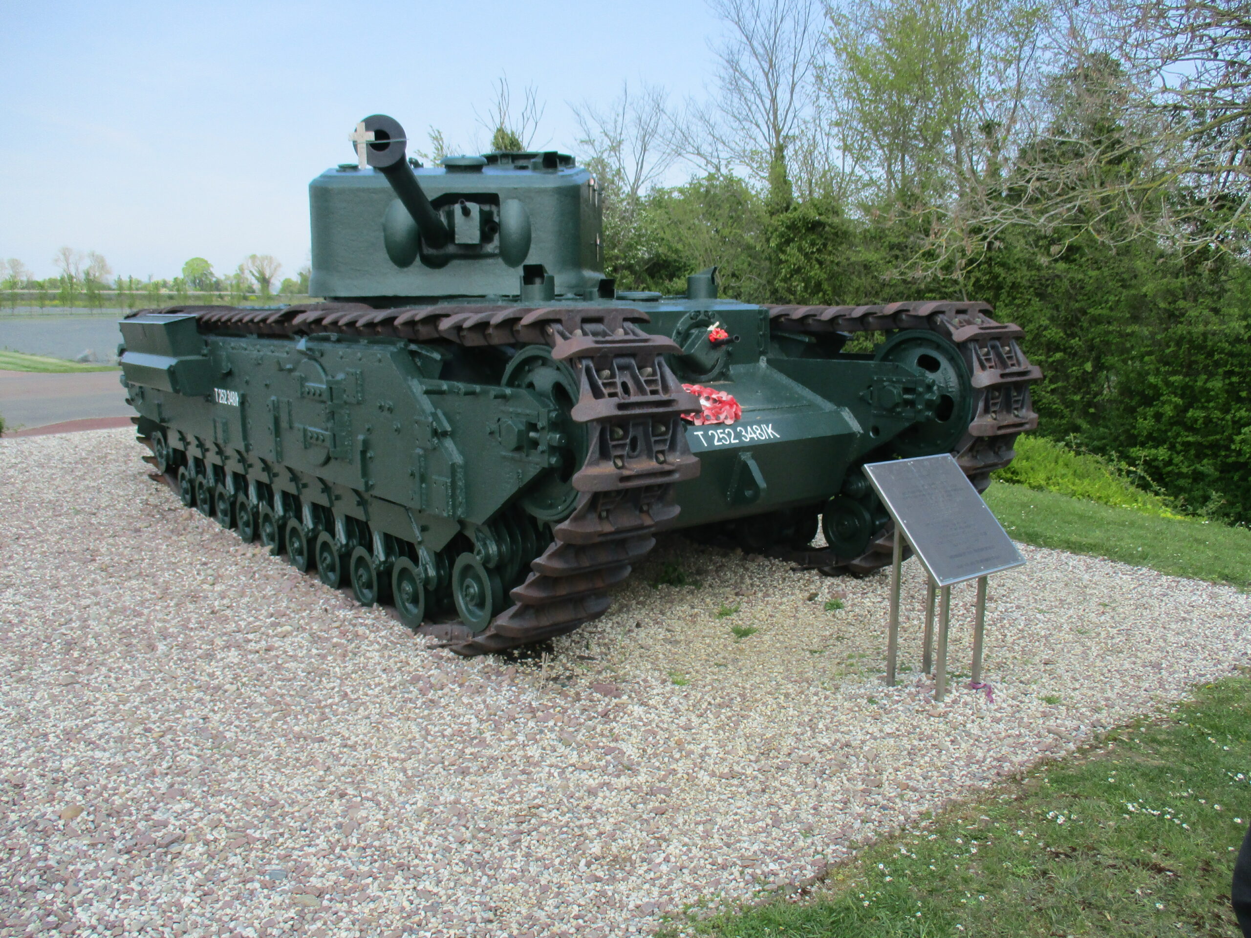 Char Churchill, mémorial de la colline 112